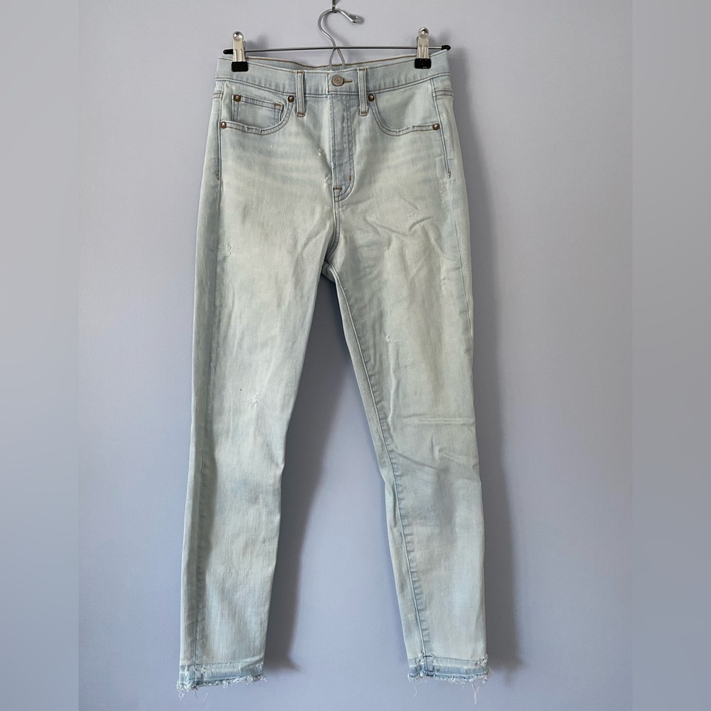 Gap 1969 Jeans Women 6/28R Stretch Skinny Mid Rise Light Wash Raw Hem Distressed